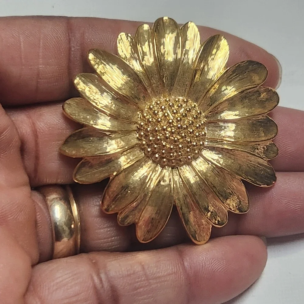 Monet vintage gold